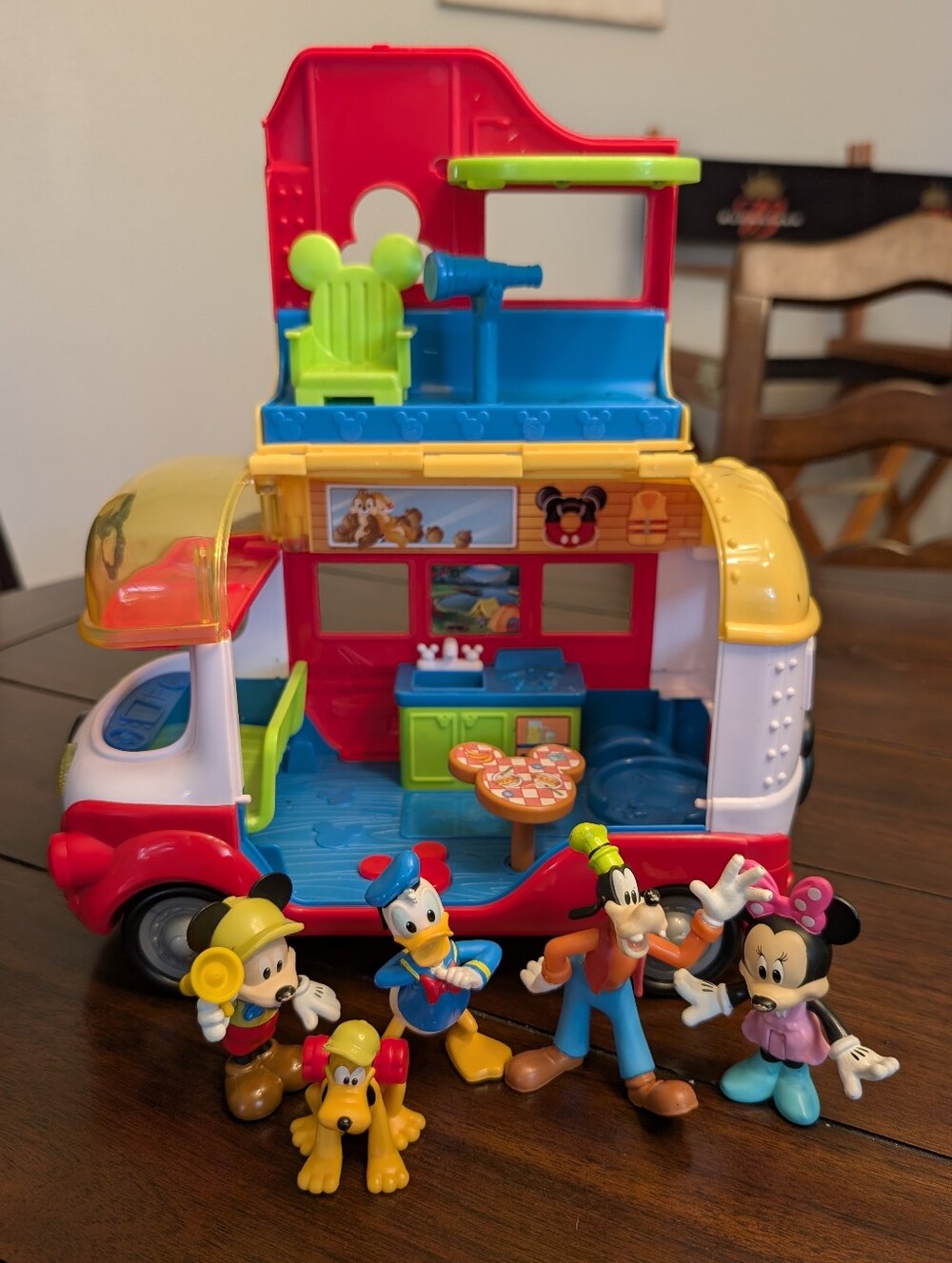 Disney Junior Mickey Mouse Outdoor & Explore Camper Playset